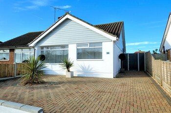 Beach Retreat With Parking Near The Sea,,4 star