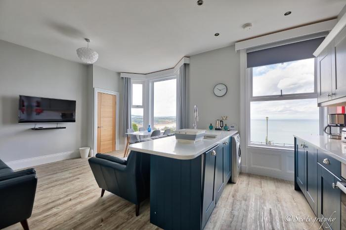 bay view holiday apartments