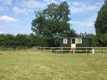 oxton hill hideaway shepherds hut
