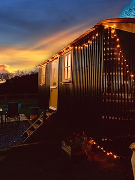 oxton hill hideaway shepherds hut