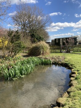 oxton hill hideaway shepherds hut