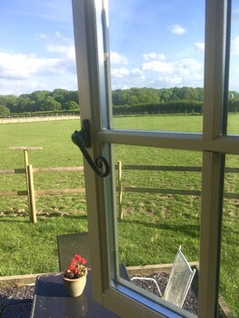 oxton hill hideaway shepherds hut