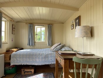 Oxton Hill Hideaway Shepherds Hut,,1 star