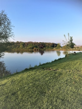oxton hill hideaway shepherds hut