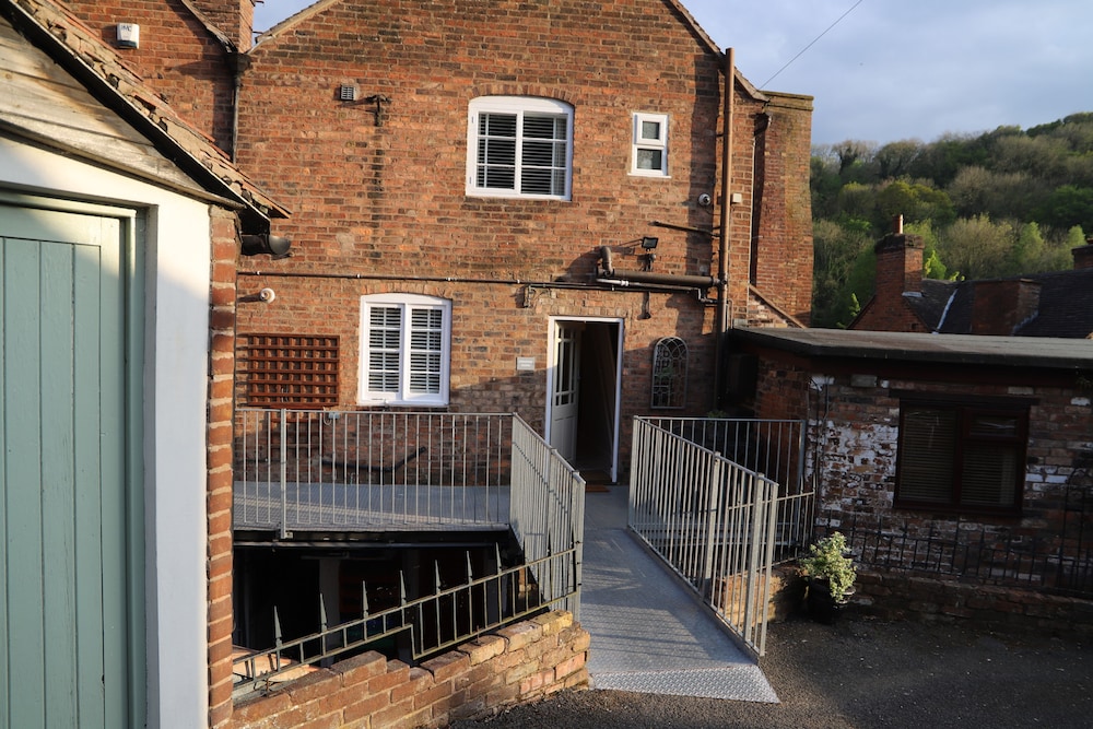 bridgeside rooms