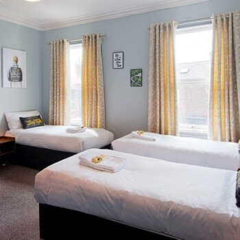 the bishophill gathering sleeps up to 12 york