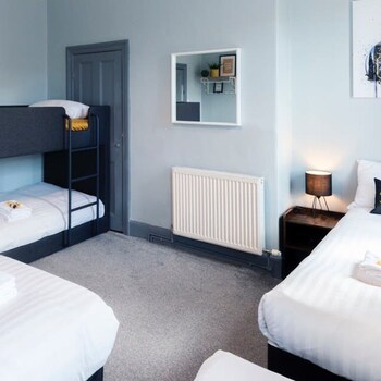 the bishophill gathering sleeps up to 12 york