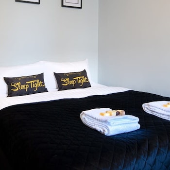 the bishophill gathering sleeps up to 12 york