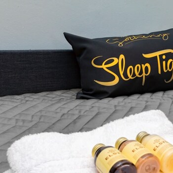 the bishophill gathering sleeps up to 12 york