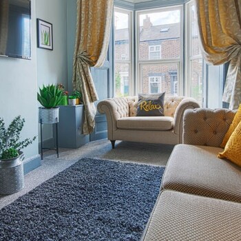 the bishophill gathering sleeps up to 12 york