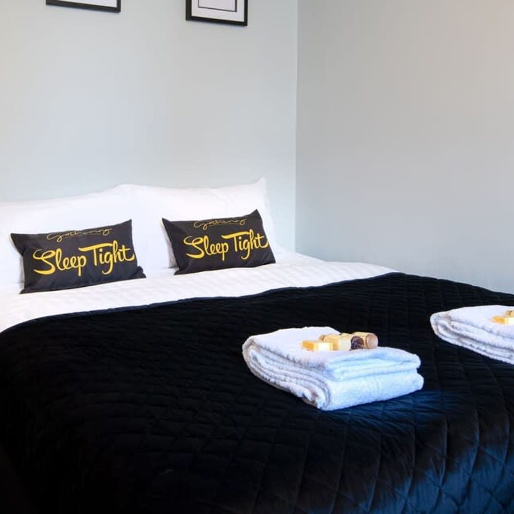 the bishophill gathering sleeps up to 12 york