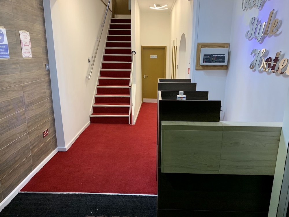 de regency style hotel