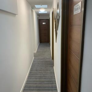 de regency style hotel