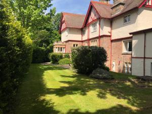rossal house apartments