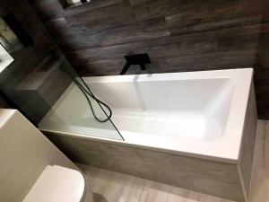 kings lynn double bedroom 1 new renovated bathroom
