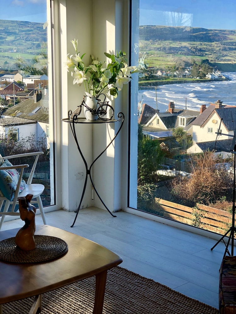 stunning seaview cottage with 3 bedrooms