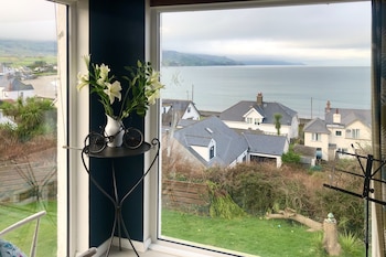 stunning seaview cottage with 3 bedrooms