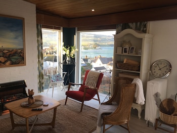 stunning seaview cottage with 3 bedrooms