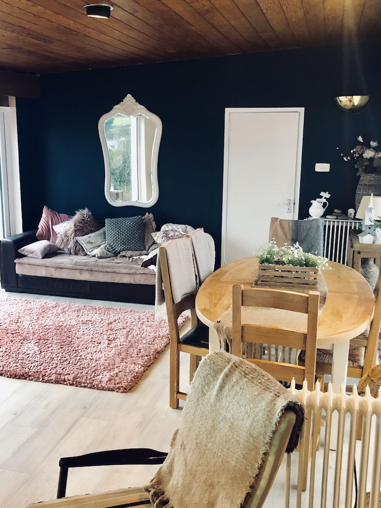 stunning seaview cottage with 3 bedrooms