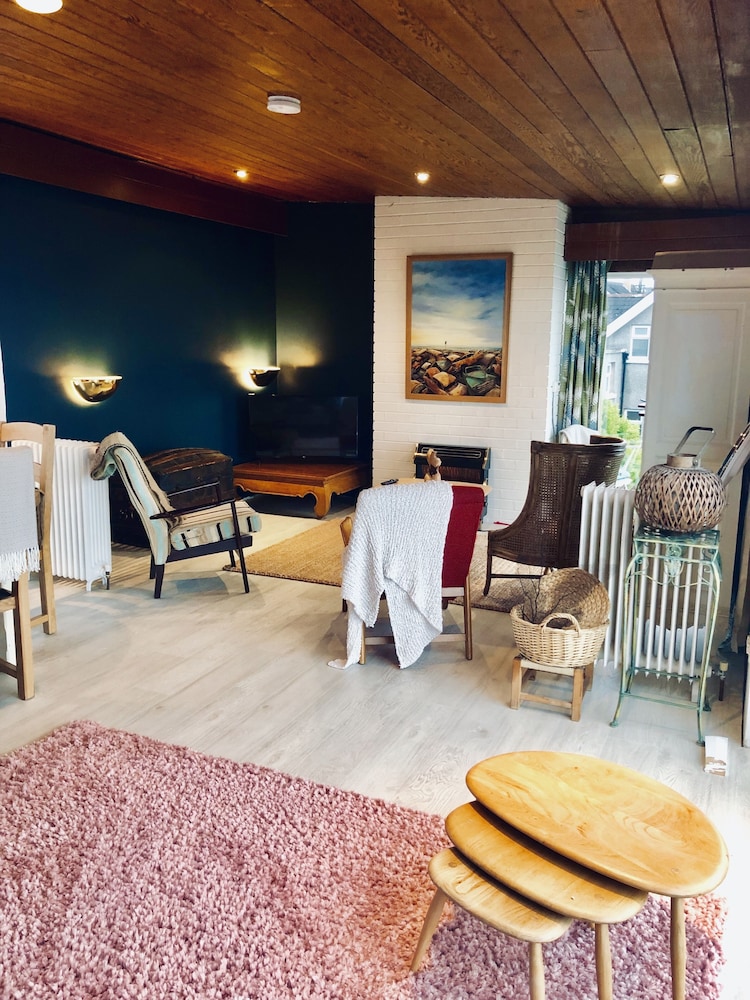 stunning seaview cottage with 3 bedrooms