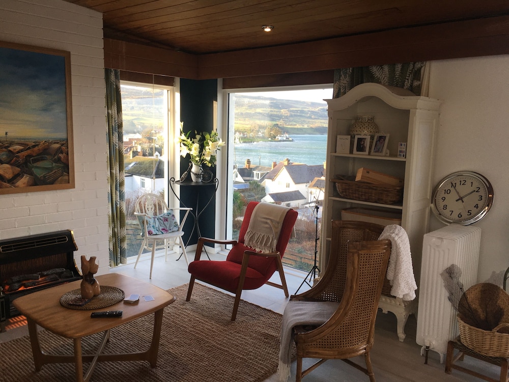 stunning seaview cottage with 3 bedrooms
