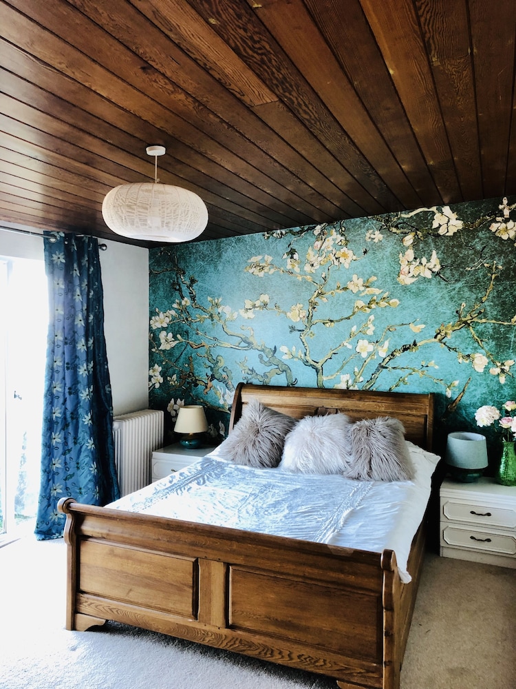 stunning seaview cottage with 3 bedrooms