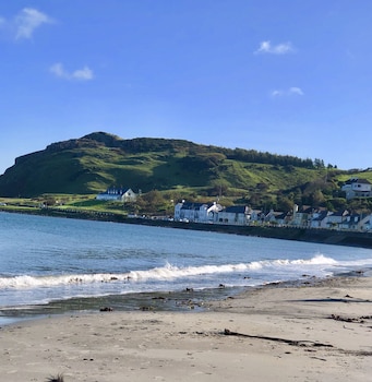 stunning seaview cottage with 3 bedrooms