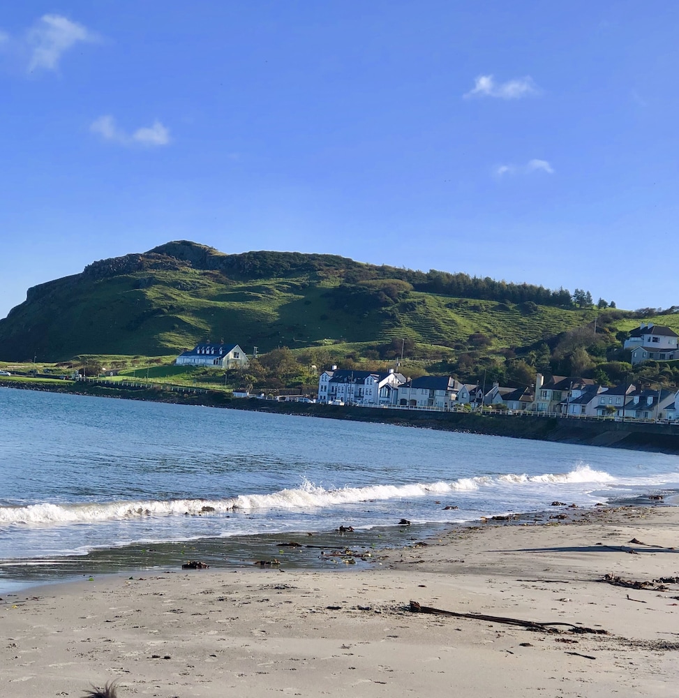 stunning seaview cottage with 3 bedrooms