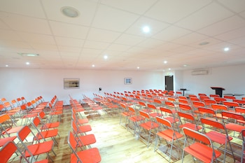 Zenia Hotel & Spa,Near Cambrai Cathedral,3 star