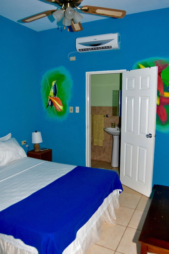 Fish Tobago Guesthouse,Les Coteaux>>Buccoo,3 star