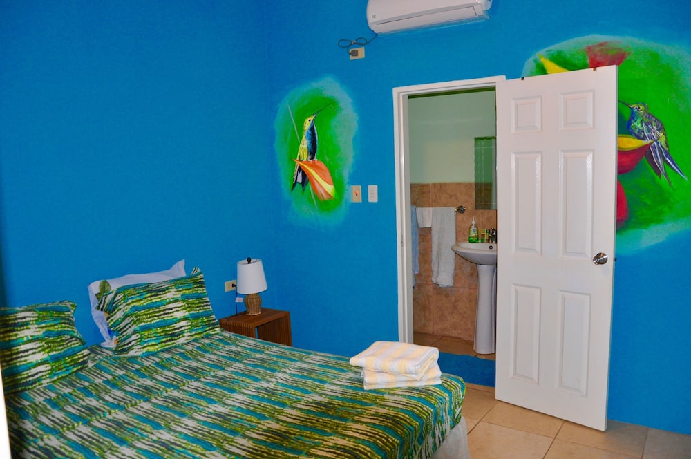 Fish Tobago Guesthouse,Les Coteaux>>Buccoo,3 star