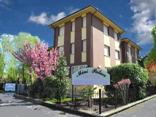 hotel mini palace country house