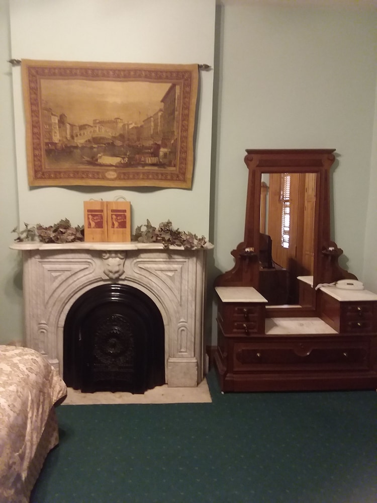 inn port lodging
