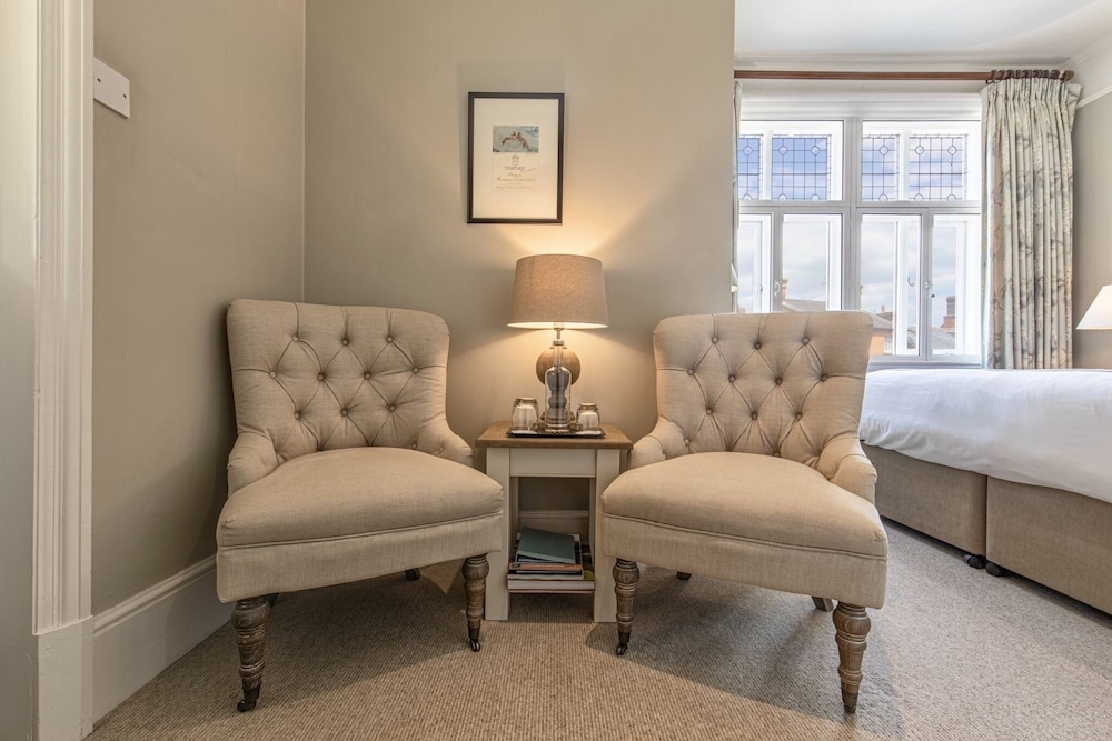 the five arrows hotel