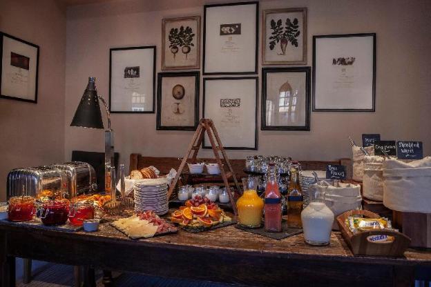 the five arrows hotel