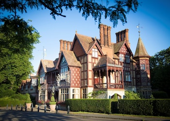 the five arrows hotel