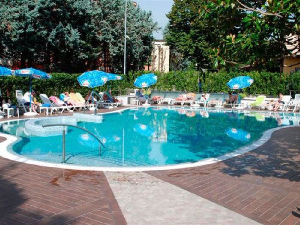 hotel bisesti