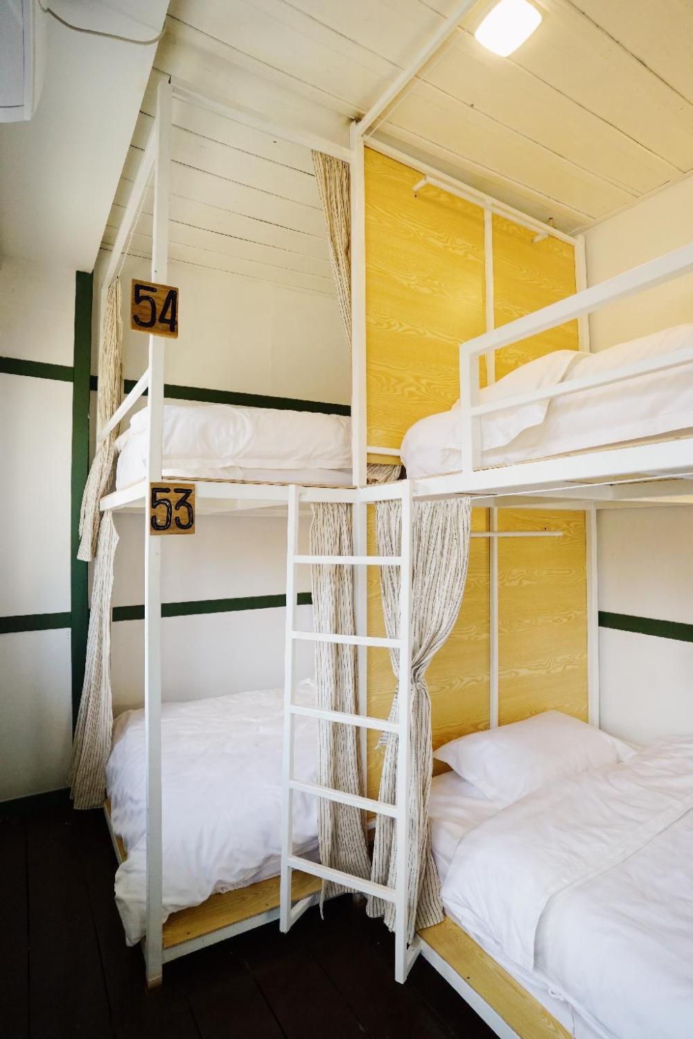 barn laos hostel