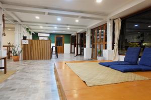 barn laos hostel