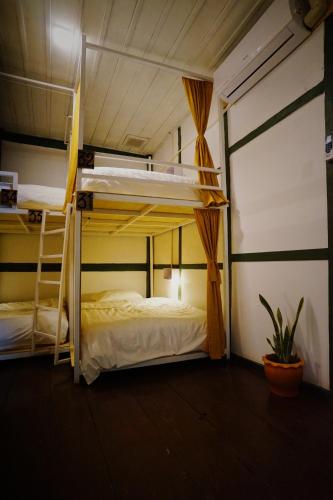 barn laos hostel