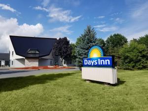 Days Inn By Wyndham Kingston,Near King's Crossing Outlet,3 star