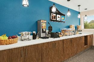 Days Inn By Wyndham Kingston,Near King's Crossing Outlet,3 star