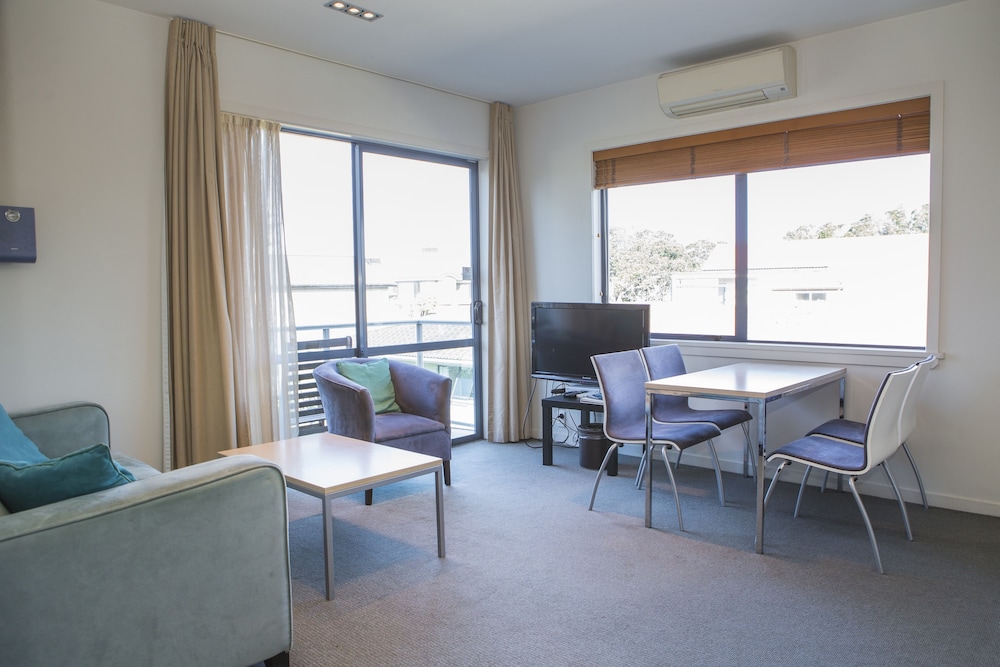 waves motel