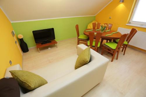 lux living apartment budic