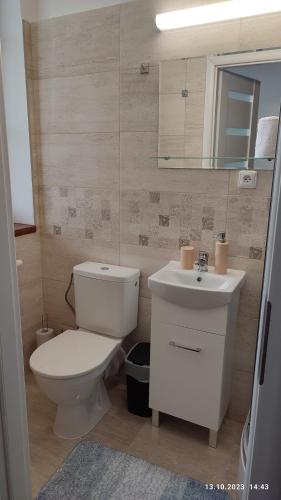 villa homestay nad helmrovkou