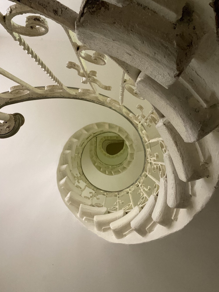tritoni borgo suites valletta