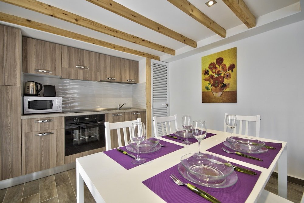 tritoni borgo suites valletta