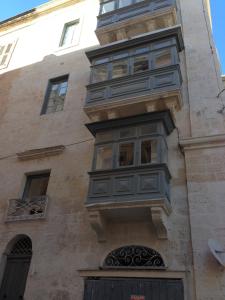 tritoni borgo suites valletta