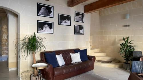 fiftyfour west boutique living