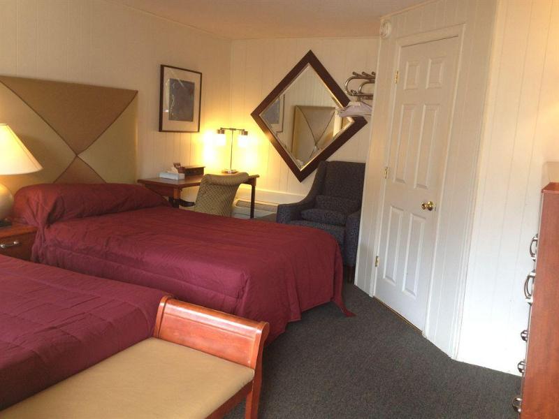 The Motel Montreal,Lake George>>Diamond Point,2 star